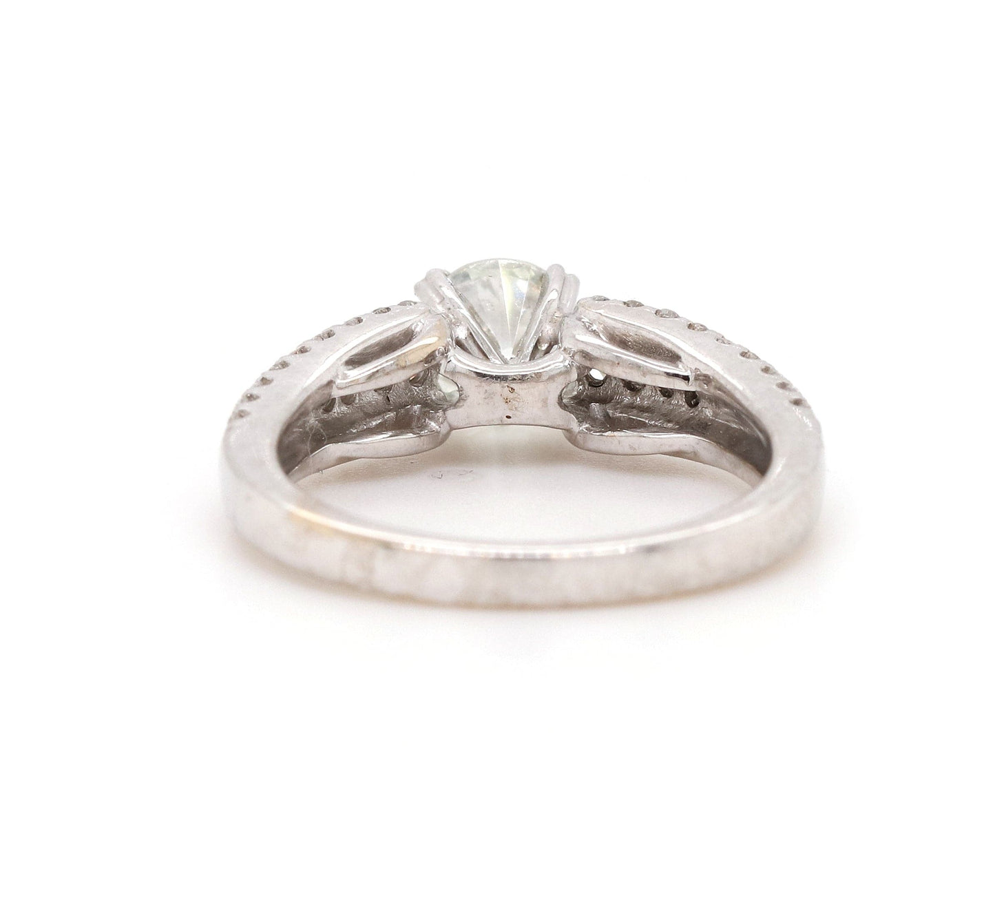 1.14ctw Round Diamond Vintage Inspired Engagement Ring in 18K