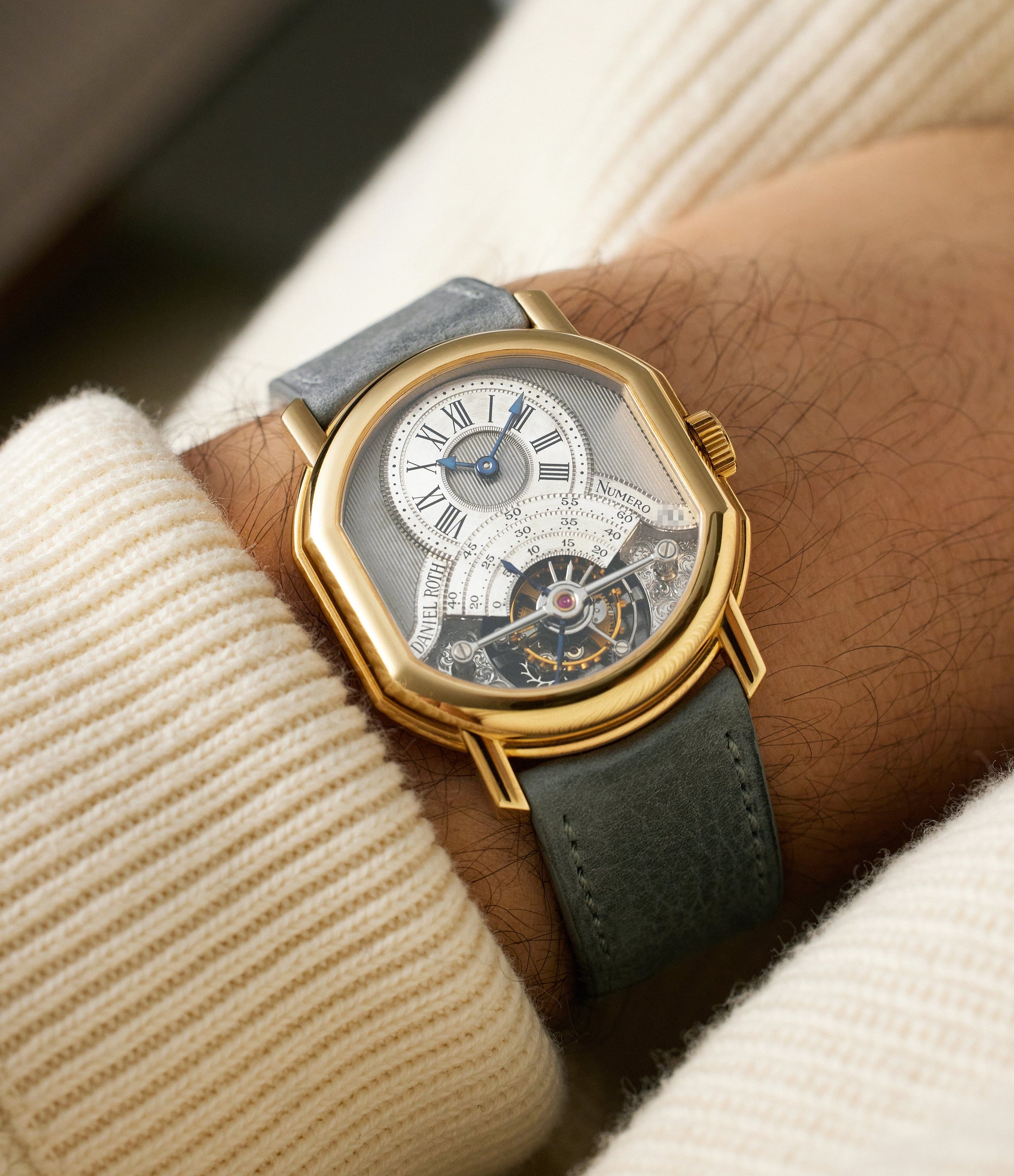 Tourbillon C187 | Double Engraved | Yellow Gold