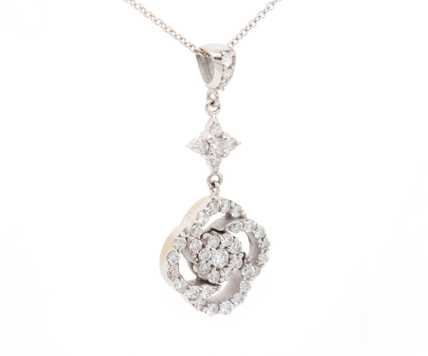 0.65ctw Diamond Flower Pendant Necklace in 18K