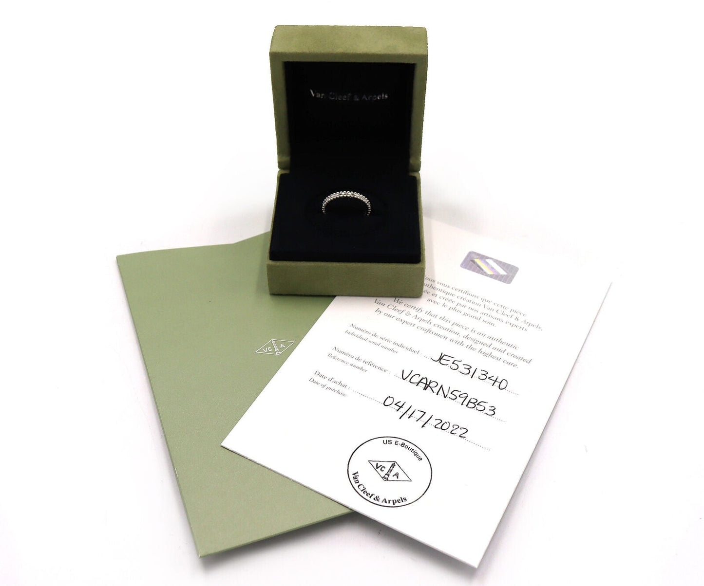 Van Cleef & Arpels Estelle Wedding Band Ring in Platinum W/Box and Papers