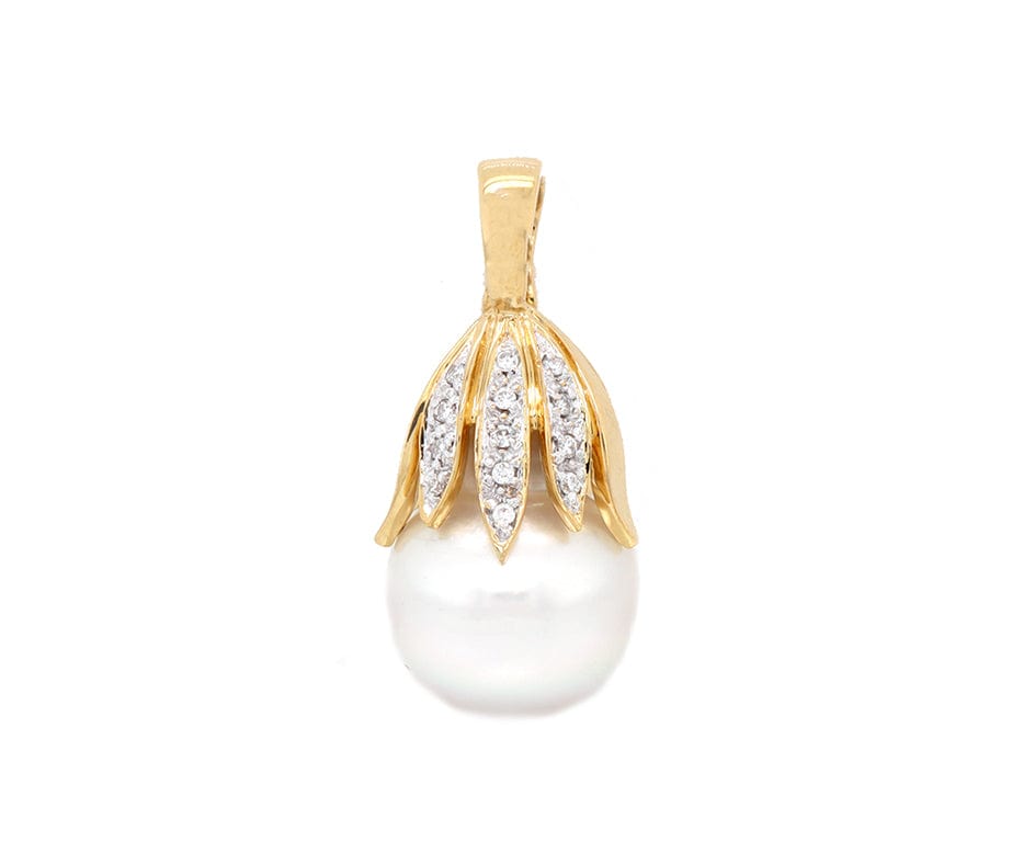 13.50MM Cultured South Sea Pearl and 0.10ctw Diamond Enhancer Pendant in 18K