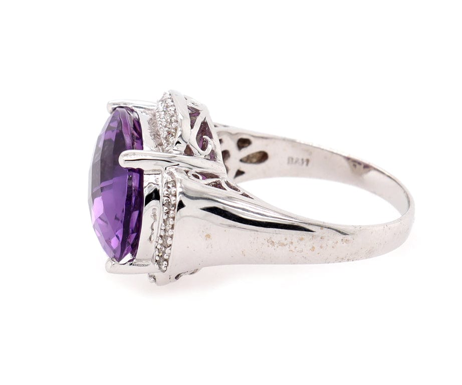 11.0ct Oval Amethyst and 0.25ctw Diamond Frame Ring in 14K