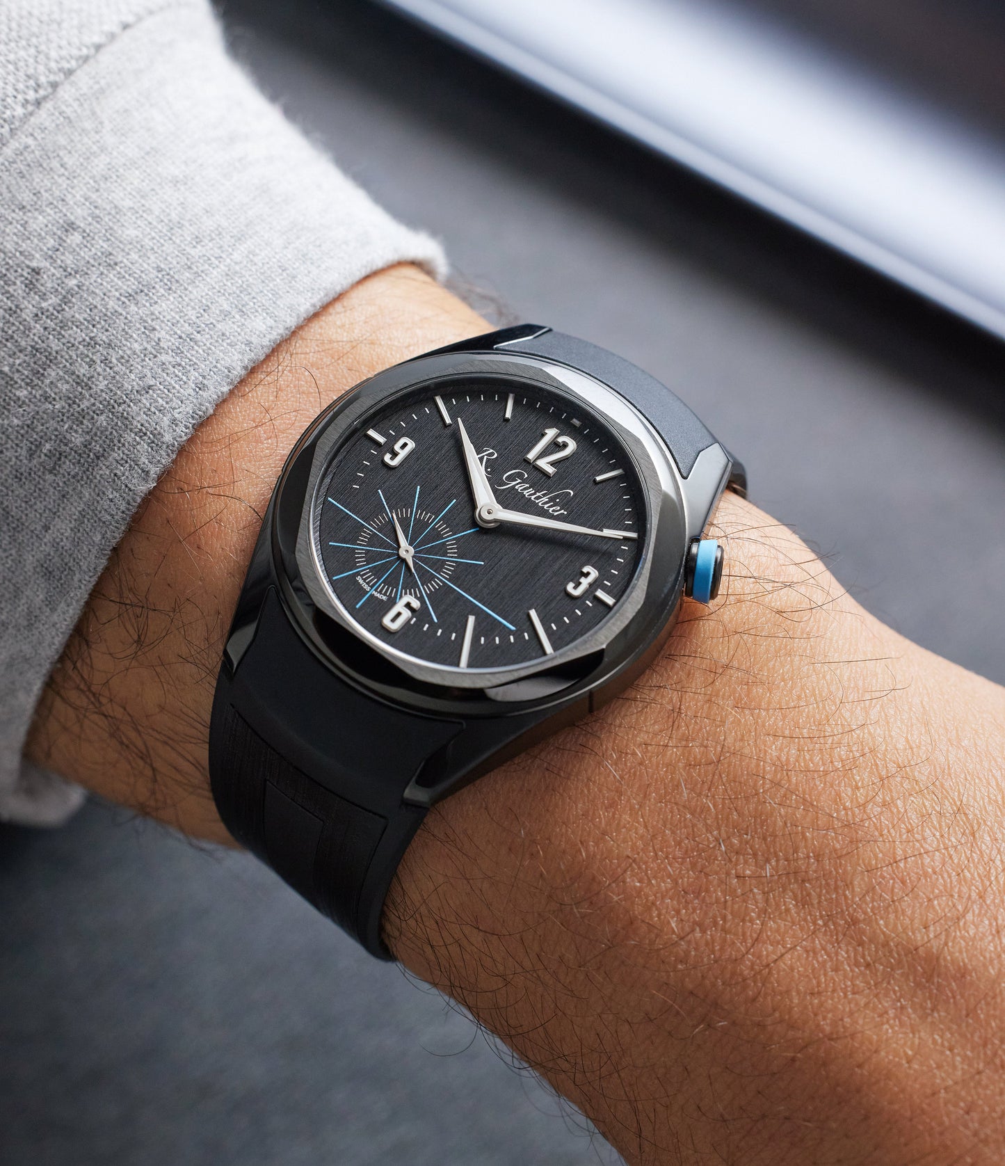 Titanium Edition Four | MON00541 | Titanium