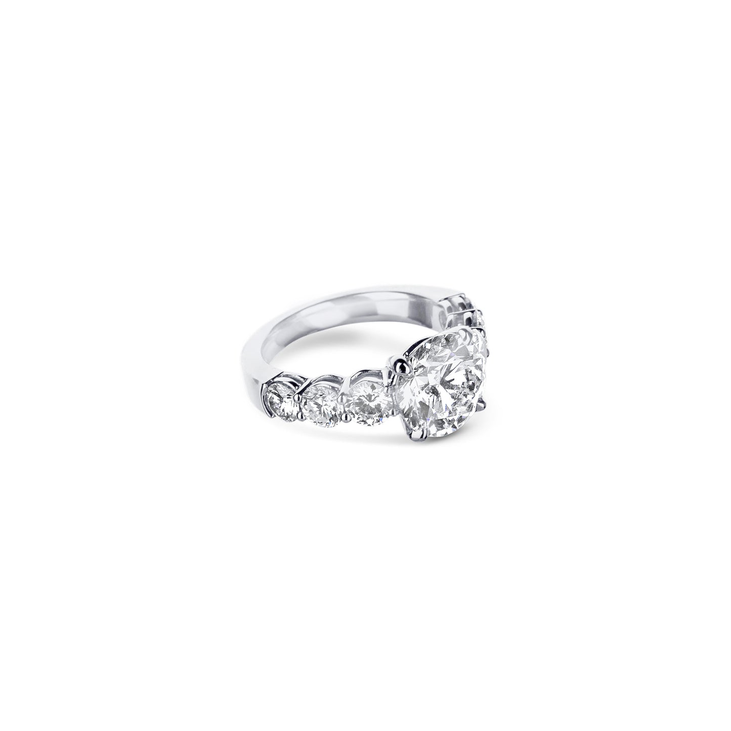 18K White Gold Round Diamond Engagement Ring