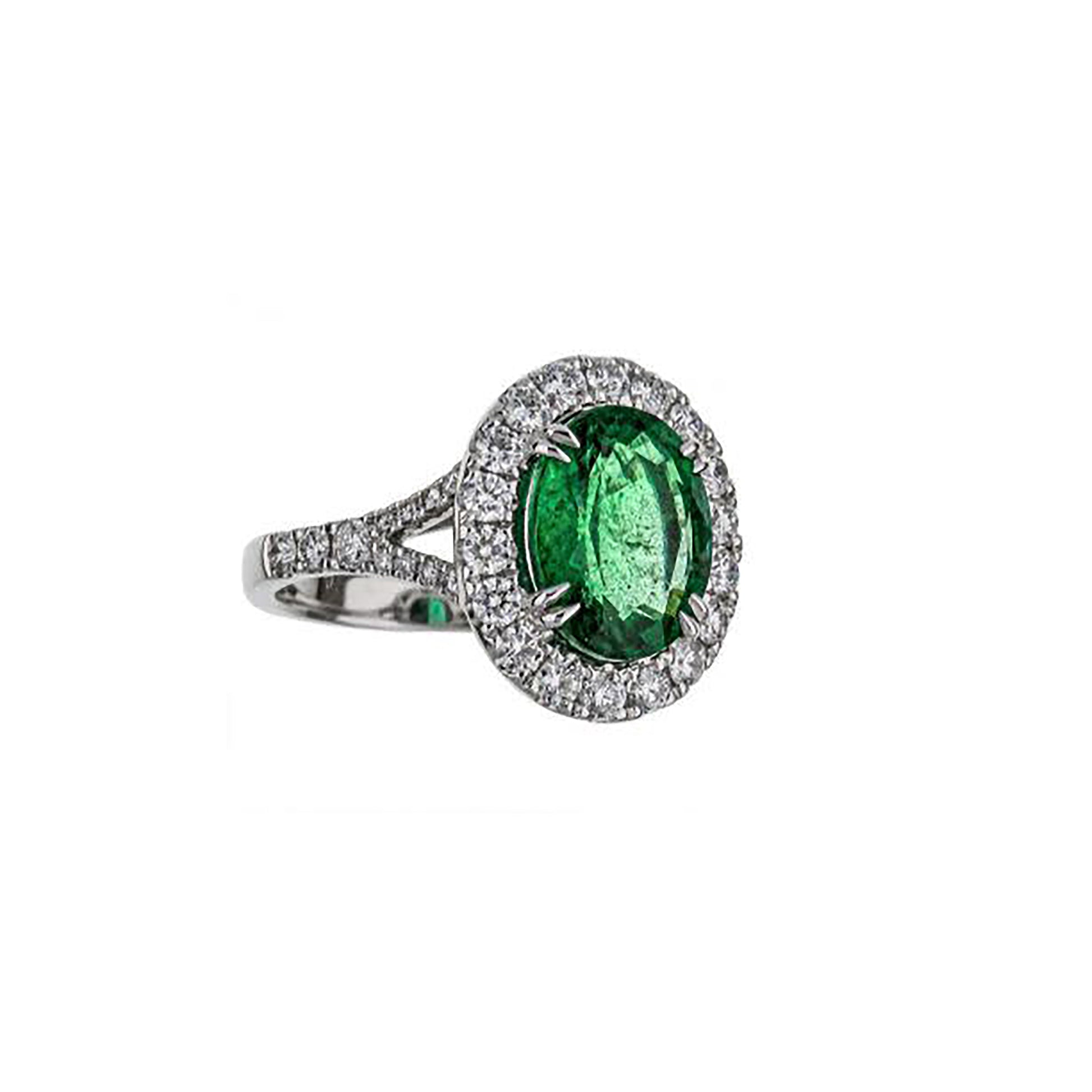 18K White Gold Oval Emerald Diamond Halo Ring