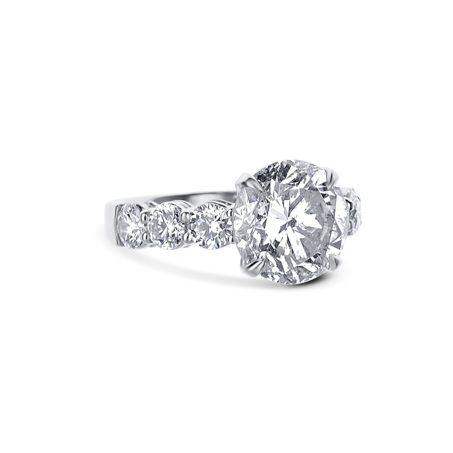 18K White Gold Stunning Round Diamond Engagement Ring