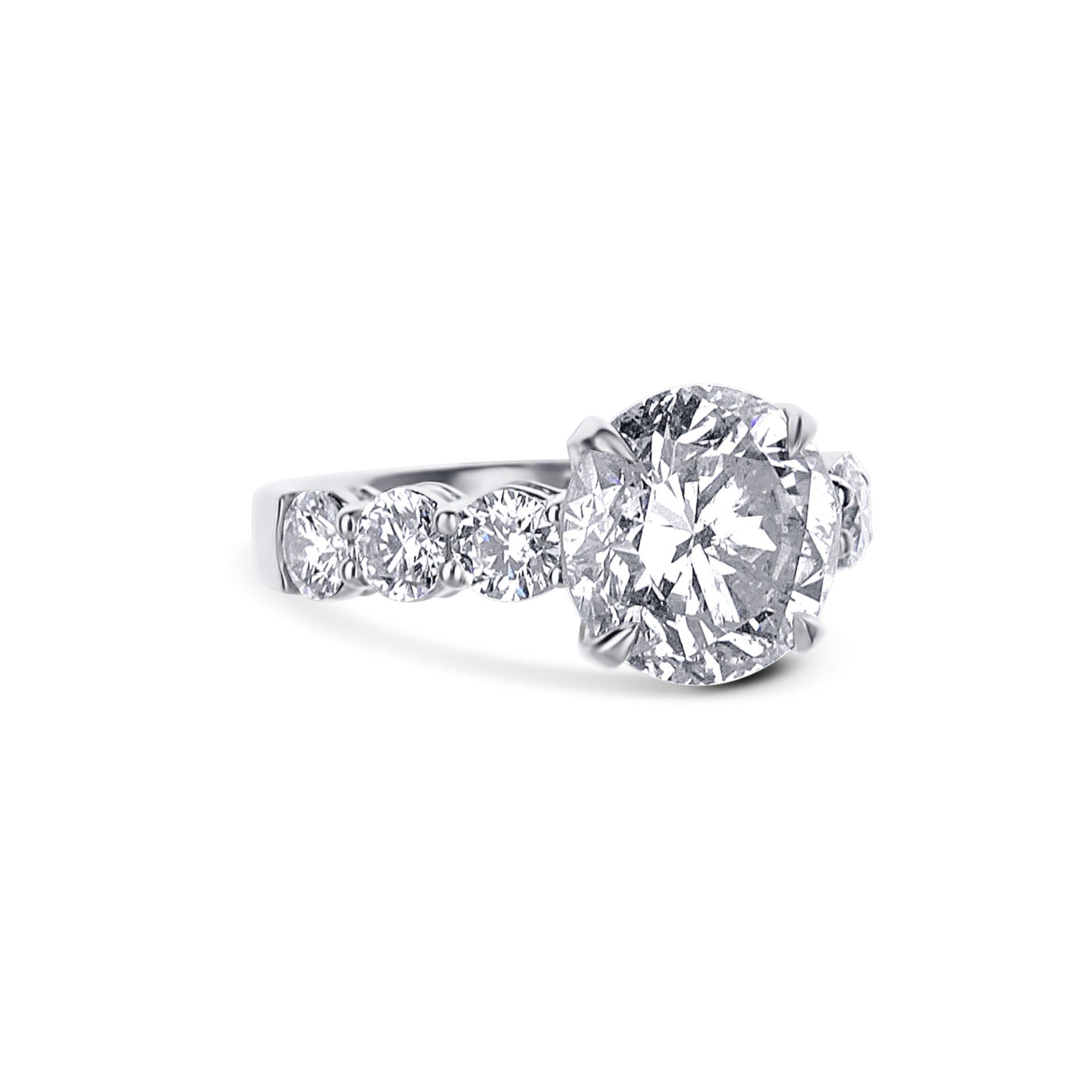 18K White Gold Stunning Round Diamond Engagement Ring