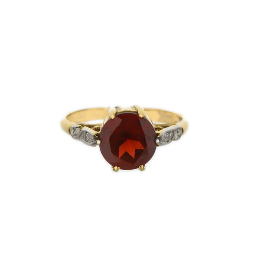 18K Yellow Gold Garnet Single Cut Ring