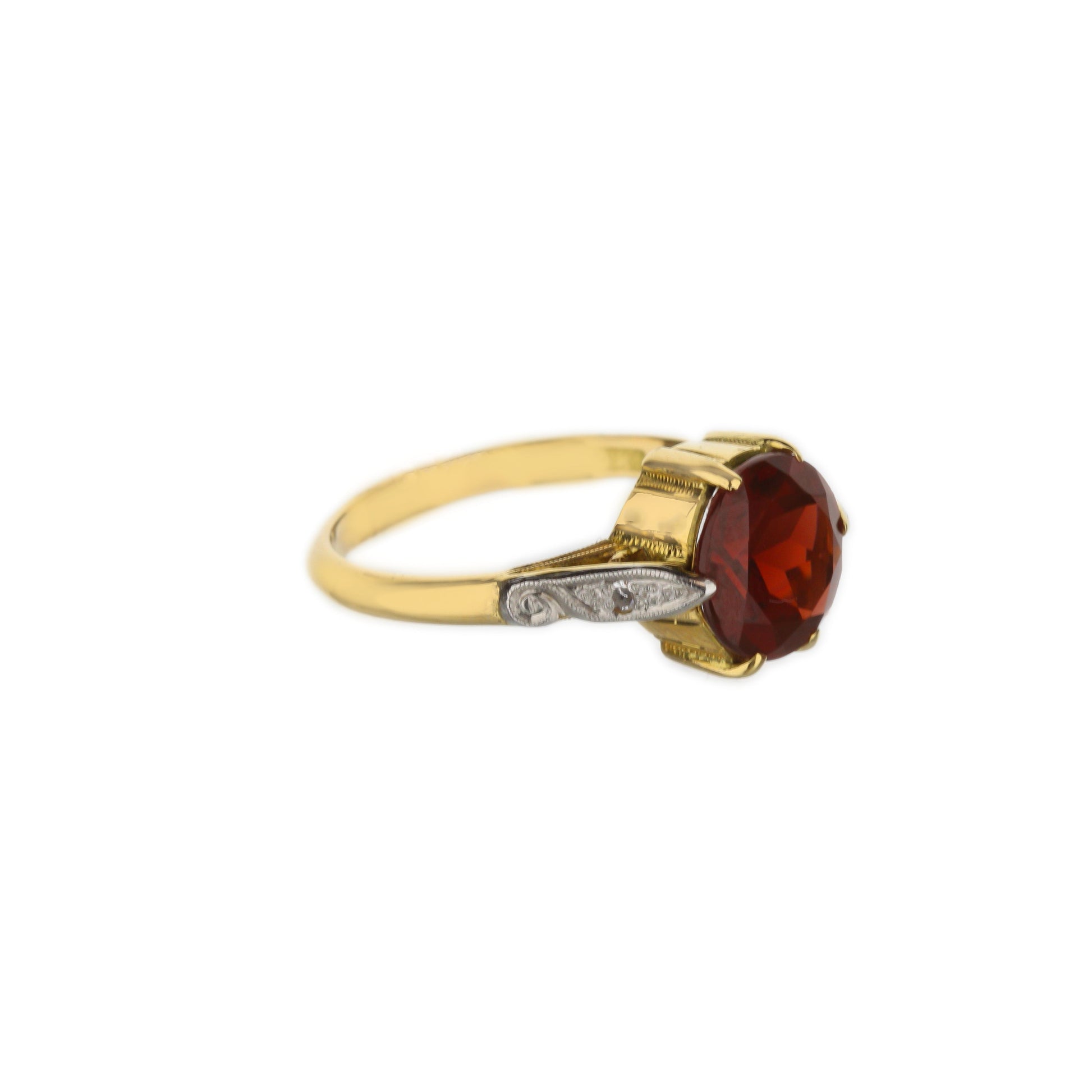 18K Yellow Gold Garnet Single Cut Ring