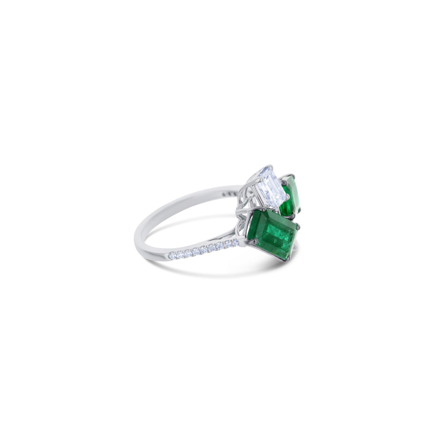 18K White Gold Emerald & Diamond Mixed Cut Ring