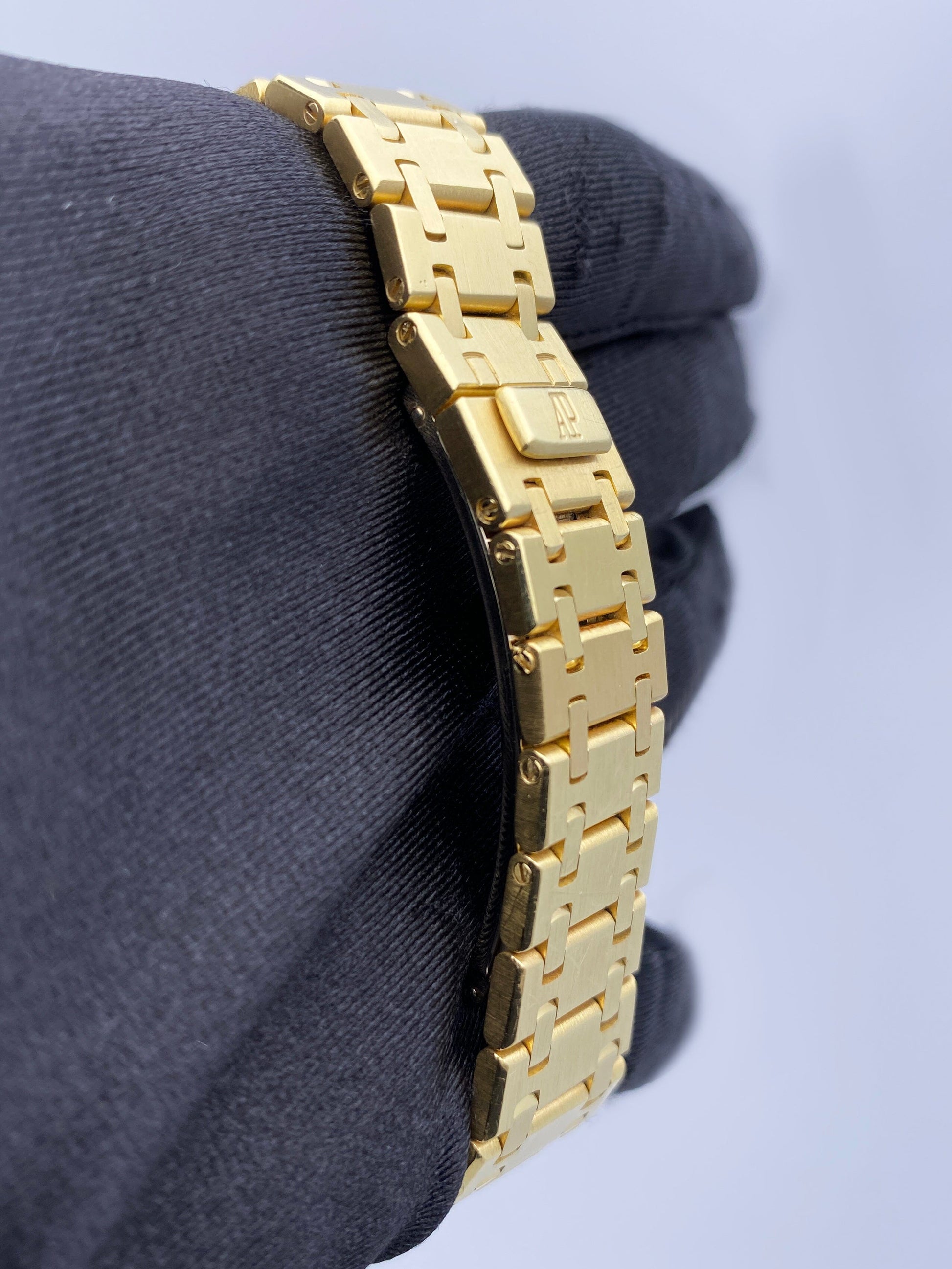 Audemars Piguet 15000BA Diamond 18K Yellow Gold Watch With Papers