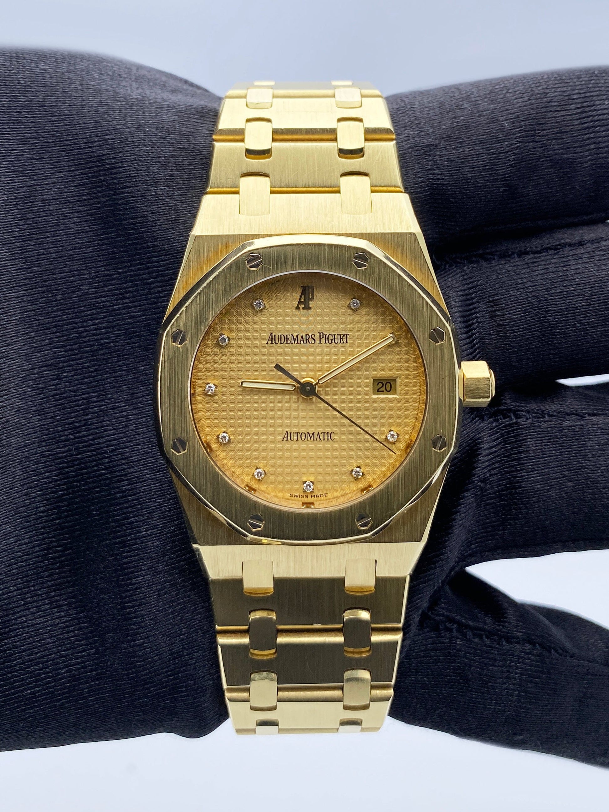 Audemars Piguet 15000BA Diamond 18K Yellow Gold Watch With Papers