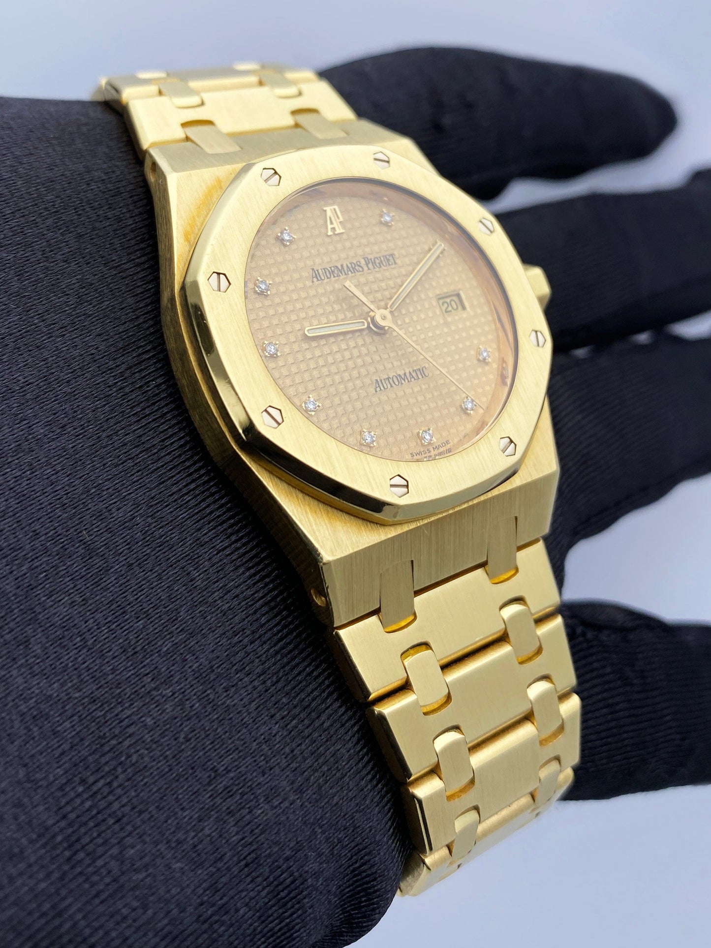 Audemars Piguet 15000BA Diamond 18K Yellow Gold Watch With Papers