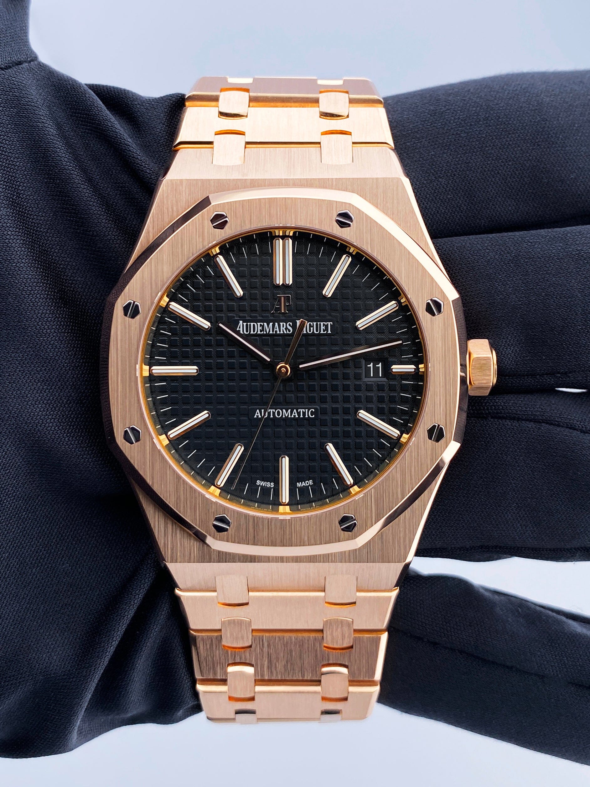 Audemars Piguet Royal Oak 15400OR 18K Rose Gold Black Dial Box Papers