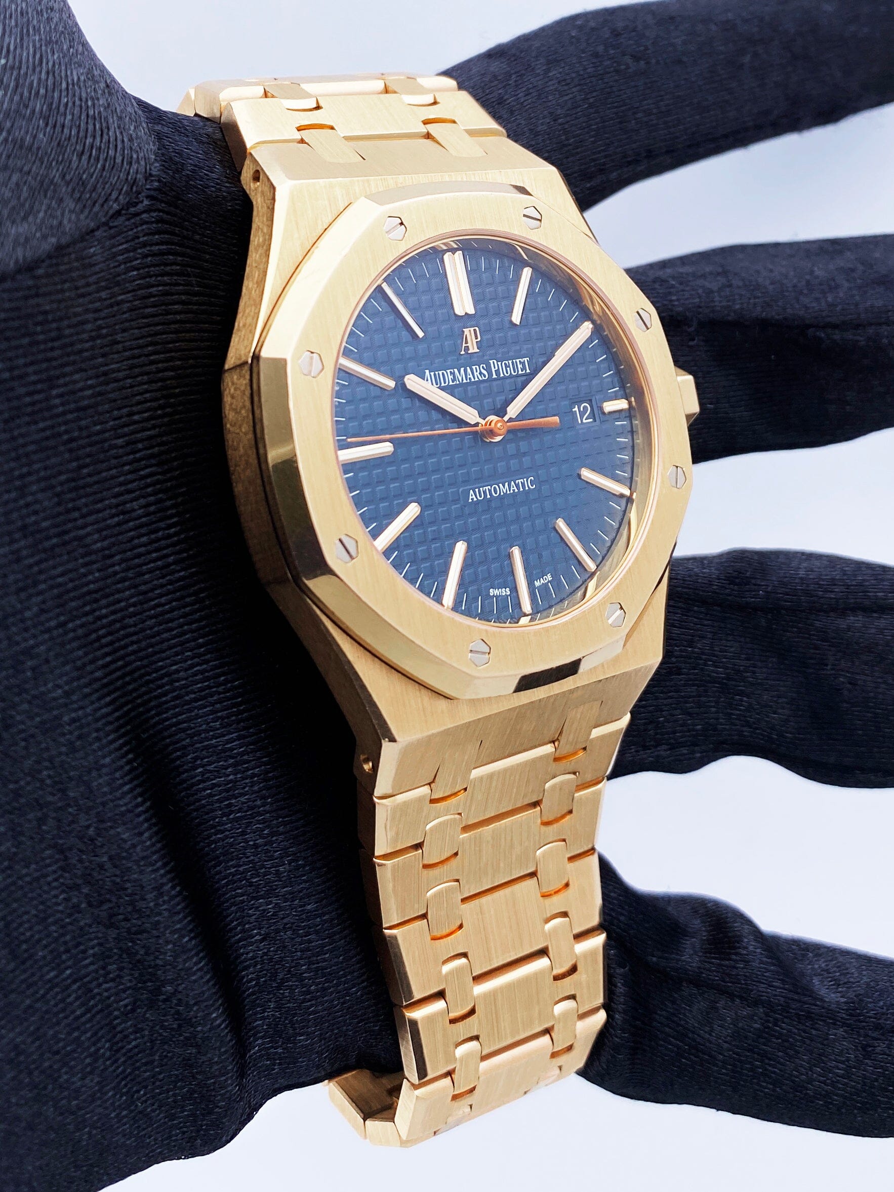 Audemars Piguet Royal Oak 15400OR 18K Rose Gold Blue Dial Box Papers