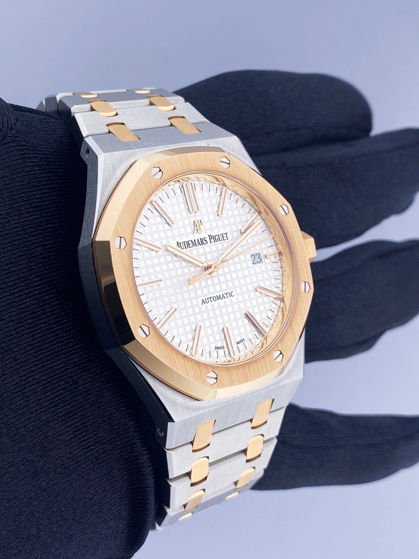 Audemars Piguet Royal Oak 15400SR White Dial Mens Watch Papers