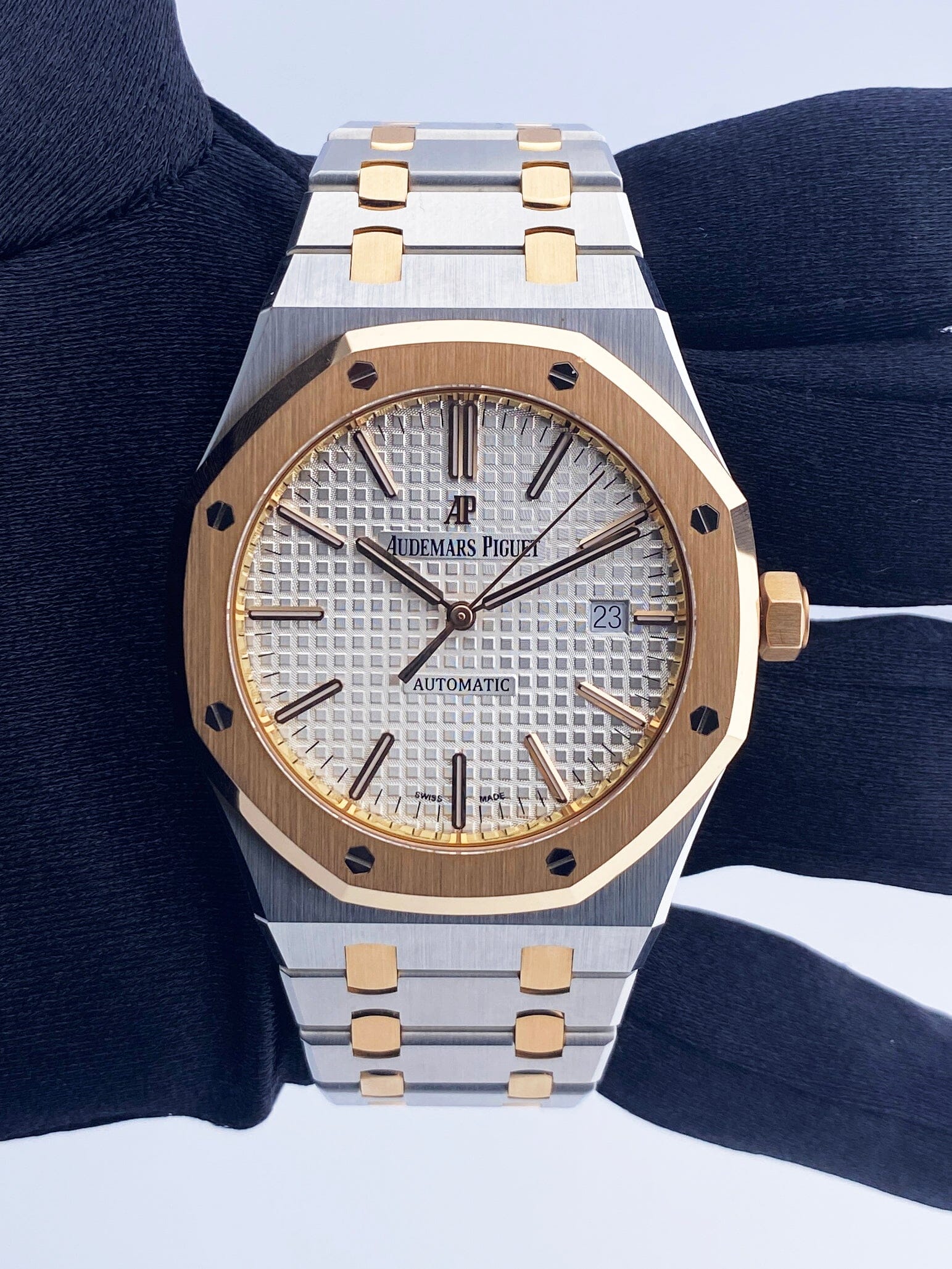 Audemars Piguet Royal Oak 15400SR White Dial Mens Watch Papers