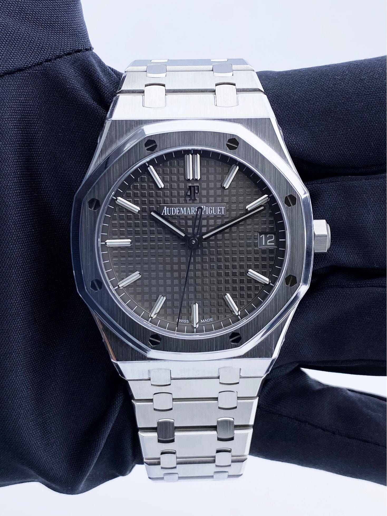 Audemars Piguet Royal Oak 15500ST Gray Dial Mens Watch Box Papers