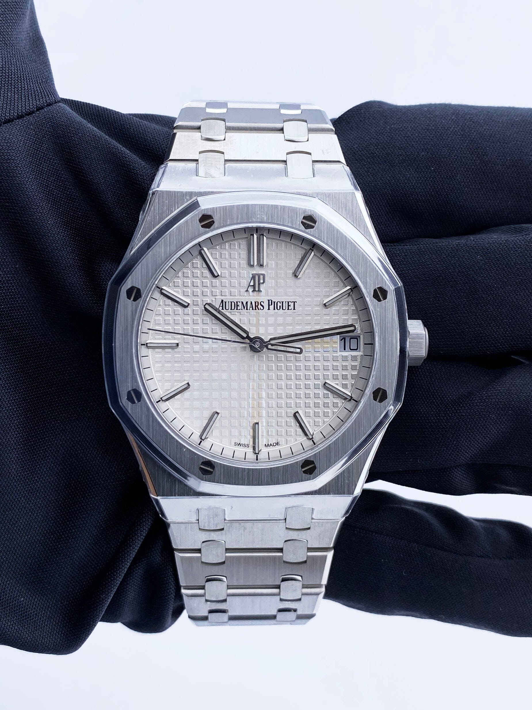 Audemars Piguet Royal Oak 15500ST Silver Dial Mens Watch Box Papers