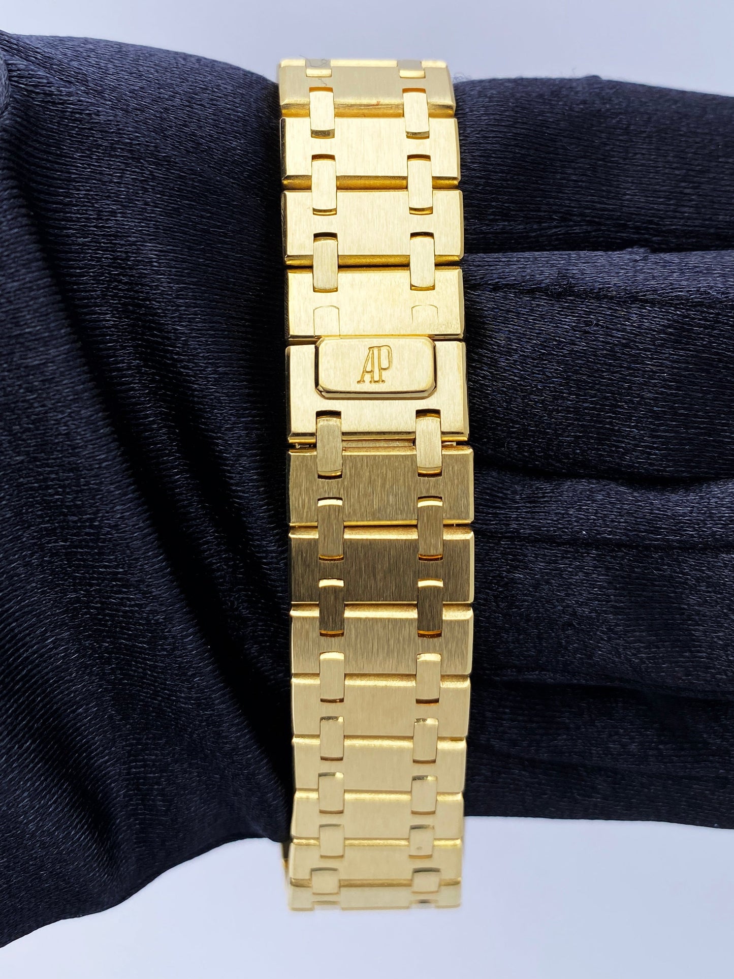 Audemars Piguet Royal 56303BA 18K Yellow Gold Watch