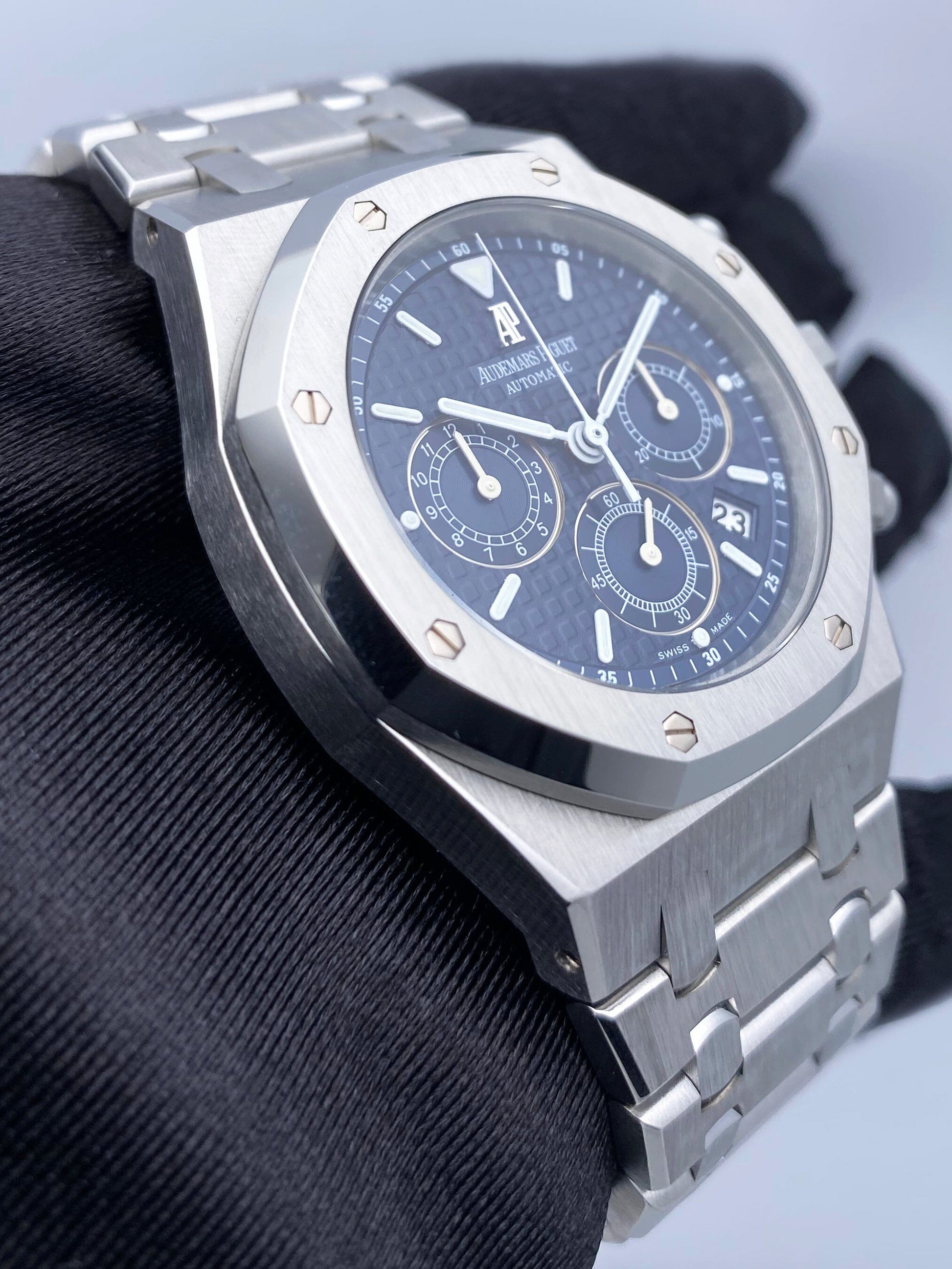 Audemars Piguet Royal Oak 25860ST Blue Dial Mens Watch Box Papers