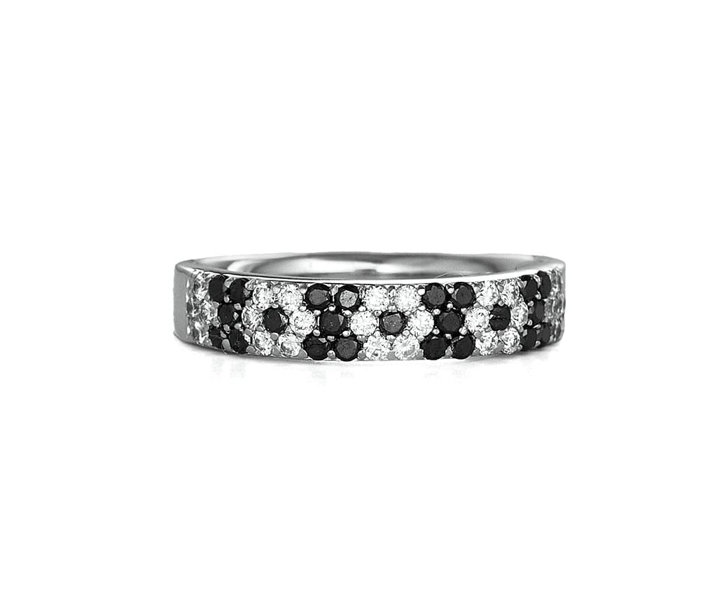 0.75ctw Black and White Diamond Band Ring in 18K