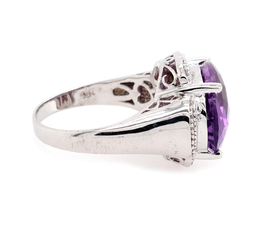 11.0ct Oval Amethyst and 0.25ctw Diamond Frame Ring in 14K