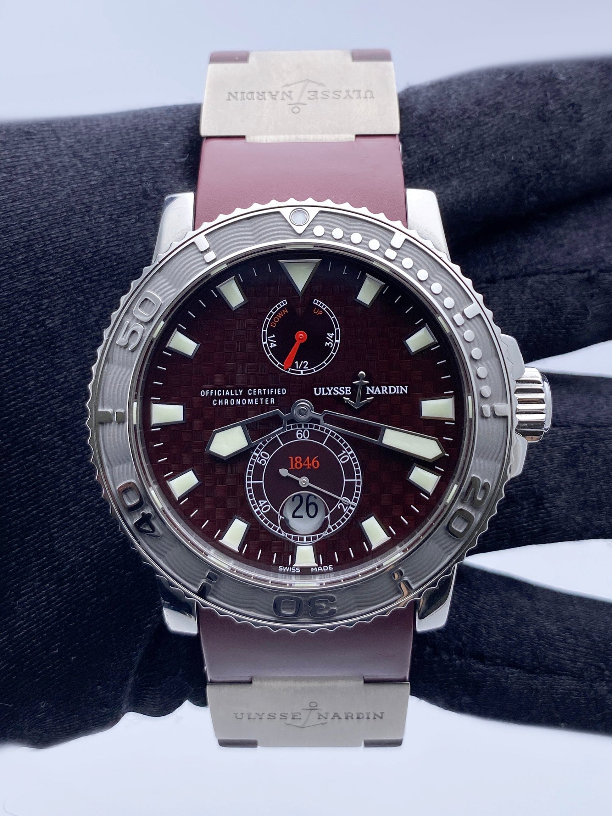 Ulysse Nardin Marine Diver 263-33 Burgundy Dial Mens Watch Box Paper